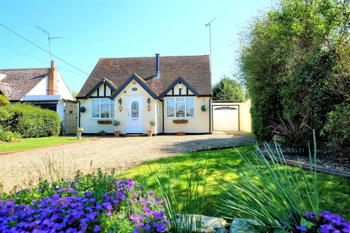 Chestfield Road, Chestfield
£465,000 2 double bedrooms

It's easy to see the care &amp; love that has been put into this property.  The garden is a significant feature  - have you got the green fingers that this home deserves? Viewings > 01227 272155 buff.ly/2DGgG7w