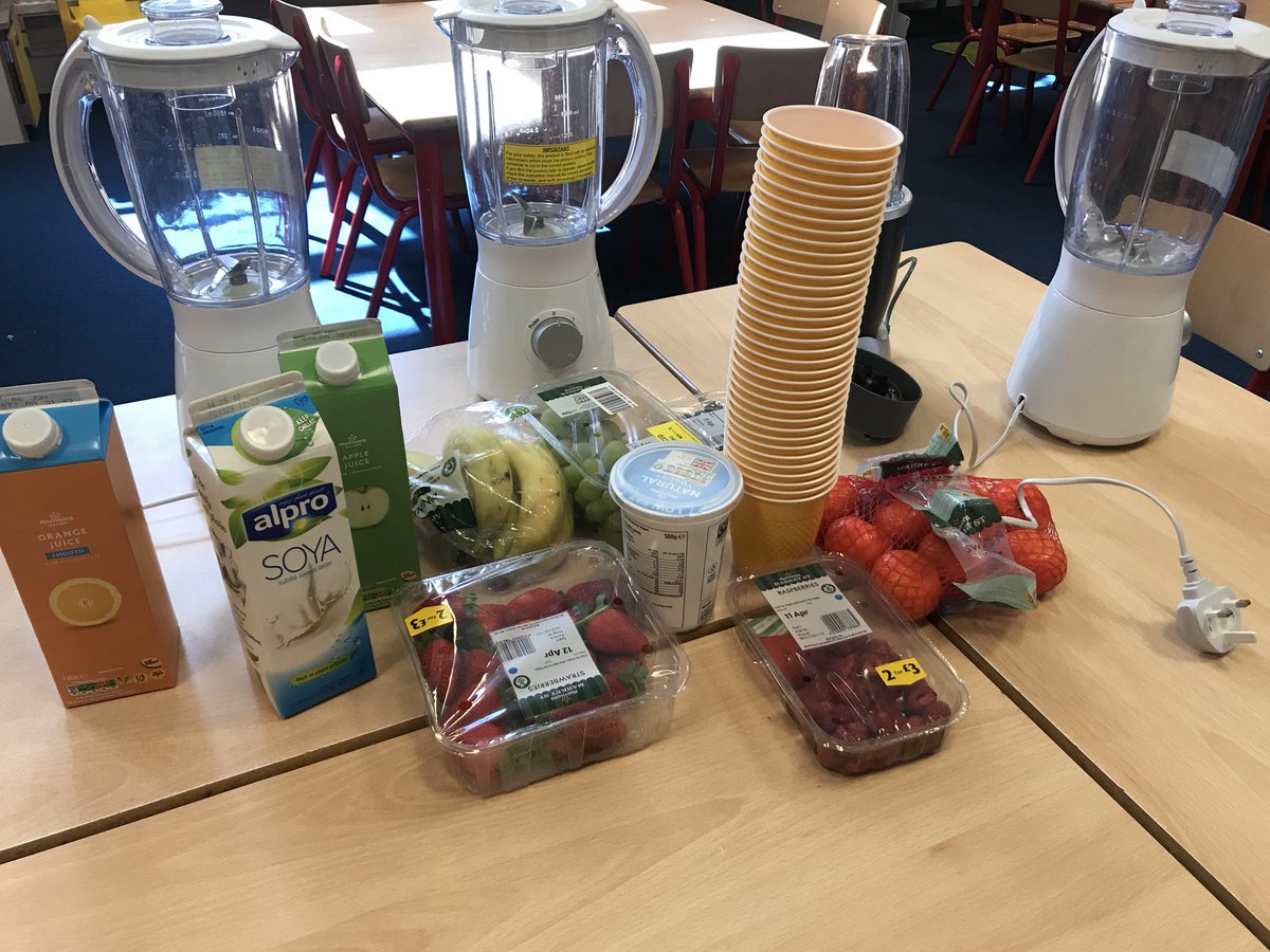 #smoothies with Yr 1 at @Purlwellschool this afternoon #Healthy #fruit #pe
