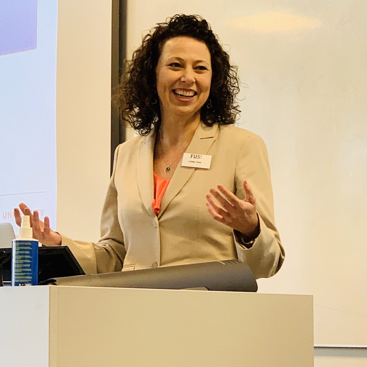 I dag er det seminar ved #NTNU Kalvskinnet for #FUS-prosjektets rådgivingsutvalg, samarbeidspartnere og forskergruppe. Hovedtemaet er funksjonell skriving i de første skoleårene (=FUS). På programmet står en rekke internasjonale foredragsholdere, bl.a. @damyhill og <a href="/lorenallosa/">Lorena Llosa</a>.