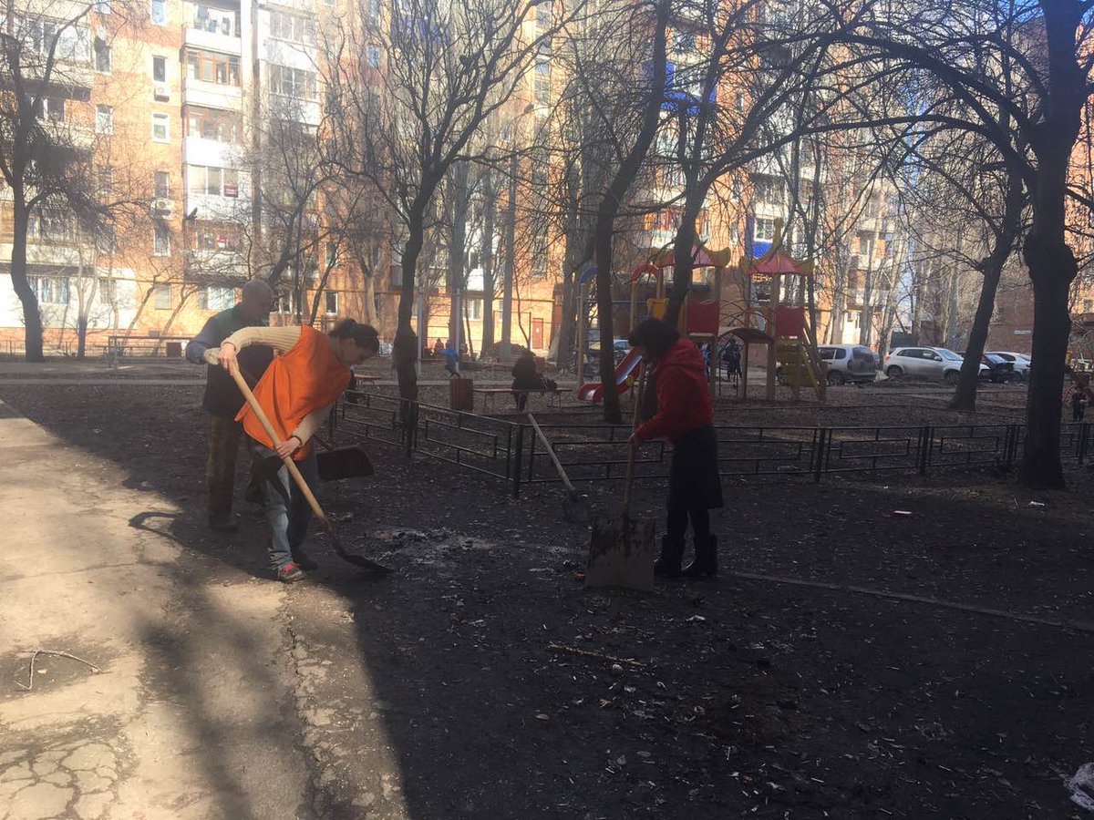 Voshod_1_2_4's tweet photo. @promadm @Chernyshkov_VA Сегодня, в рамках месячника по благоустройству, проведен средник по адресам: Заводское шоссе, 67, 71А https://t.co/mO6Fo4Ckmm
