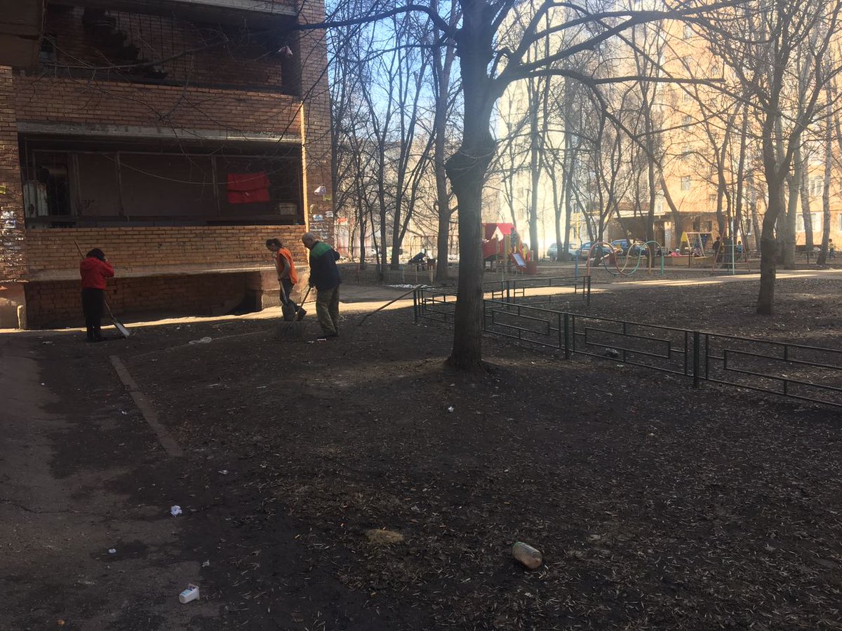 Voshod_1_2_4's tweet photo. @promadm @Chernyshkov_VA Сегодня, в рамках месячника по благоустройству, проведен средник по адресам: Заводское шоссе, 67, 71А https://t.co/mO6Fo4Ckmm