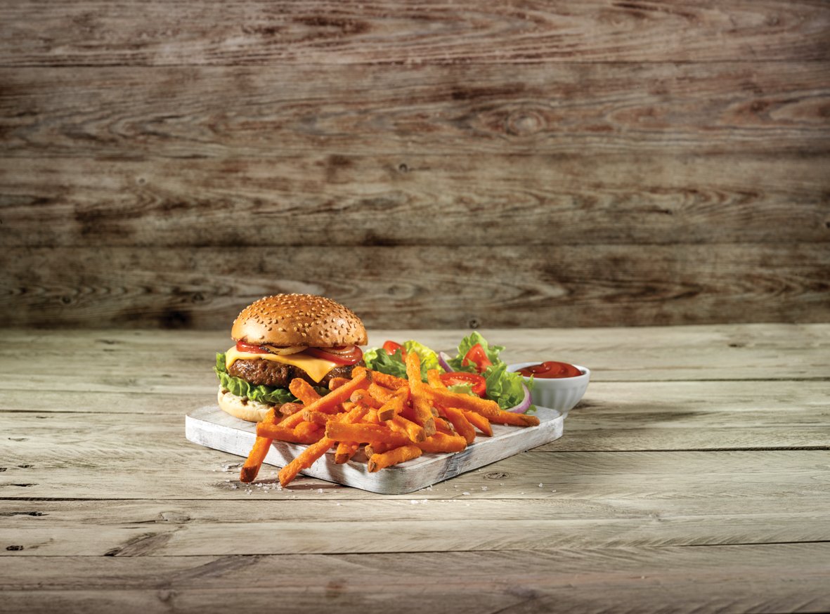 Op zaterdag 27 april is het het weer Koningsdag! Een mooi moment om een koninklijk menu te serveren met onze 'oranje' frites van zoete aardappel. Benieuwd naar onze andere producten? Zie ow.ly/nXvU30onYn6