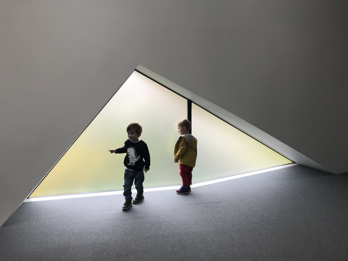 oxfordMec's tweet photo. Children exploring the idea of curves๐ during a special children friendly tour of the the #InvestcorpBuilding ๐ง๐ฆ๐๐
@StAntsCollege @OrientStudiesOx https://t.co/Sqp98dcZ5Z