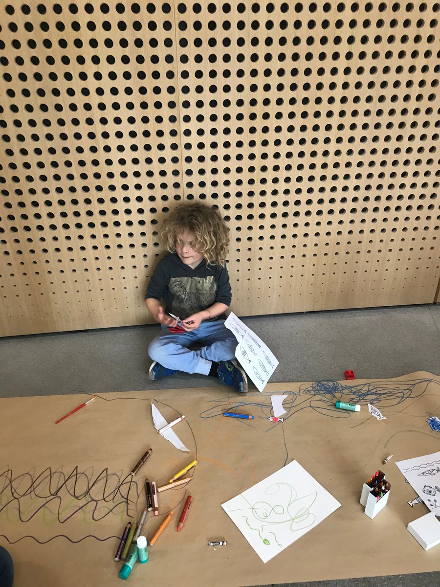 oxfordMec's tweet photo. Children exploring the idea of curves๐ during a special children friendly tour of the the #InvestcorpBuilding ๐ง๐ฆ๐๐
@StAntsCollege @OrientStudiesOx https://t.co/Sqp98dcZ5Z