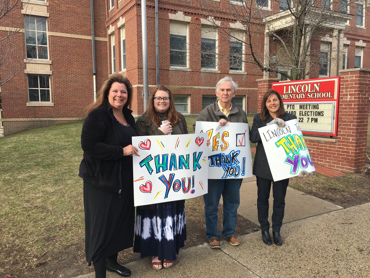 onemelrose's tweet photo. Thank *you* Lincoln teachers! 

#OneMelrose #ForeverGrateful 

@MEAMelroseMA https://t.co/GF1v7BTyC5
