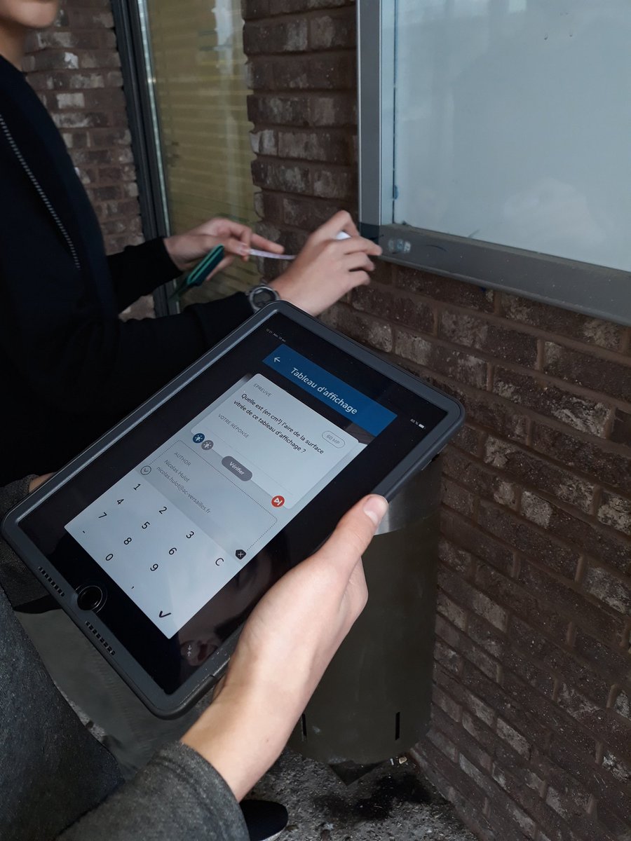 NHulot's tweet image. Expérimentation de l'application #mathcitymap ce matin au collège F. Tristan, @acversailles. Bel enthousiasme des élèves pour résoudre des problèmes liés à leur environnement !  #mathsenvie