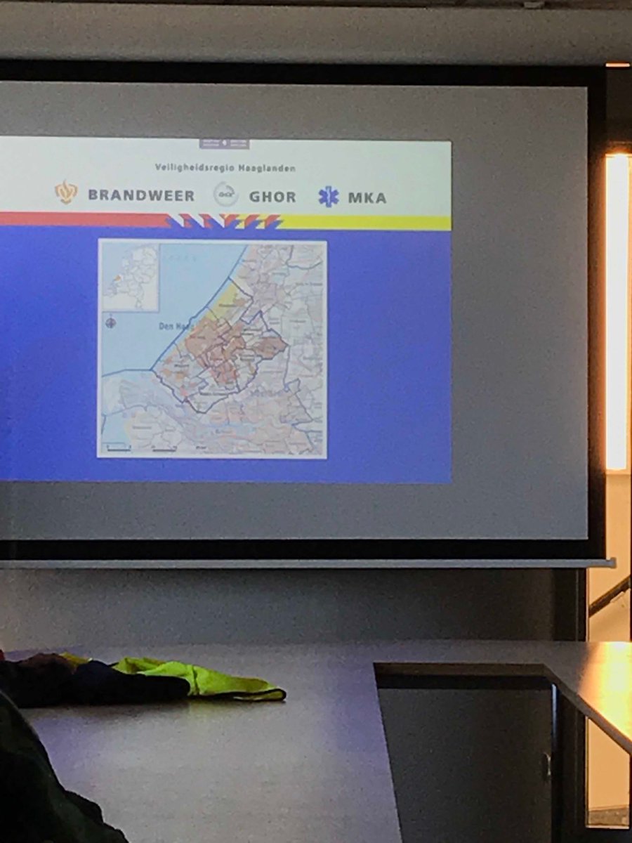 Vandaag zijn de #politiekids op bezoek bij de brandweer! #samenwerken ⁦@WagPrinsenhof⁩ ⁦@WagLeidschendam⁩ ⁦<a href="/HandhavingLV/">Handhaving LV</a>⁩ ^VH