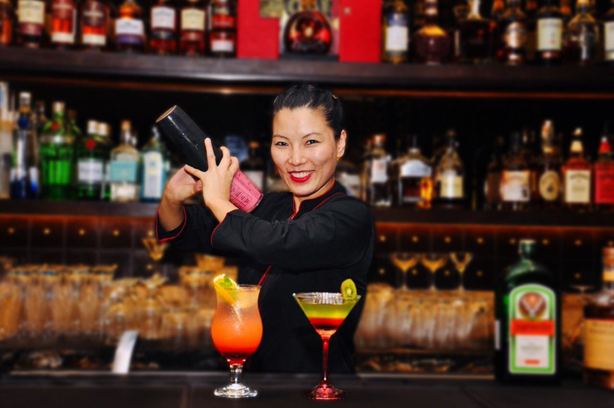 TheLalitGroup's tweet photo. This summer treat yourself with fresh and flavourful cocktails by our mixologist Ash at OKO! 🍹🍸
Call +91 9667400275 to book your table!
#TheLalitNewDelhi #TheLalitOKO #PanAsianDestination #RepublicOfWomenAtTheLalit https://t.co/AldGBp2gPs