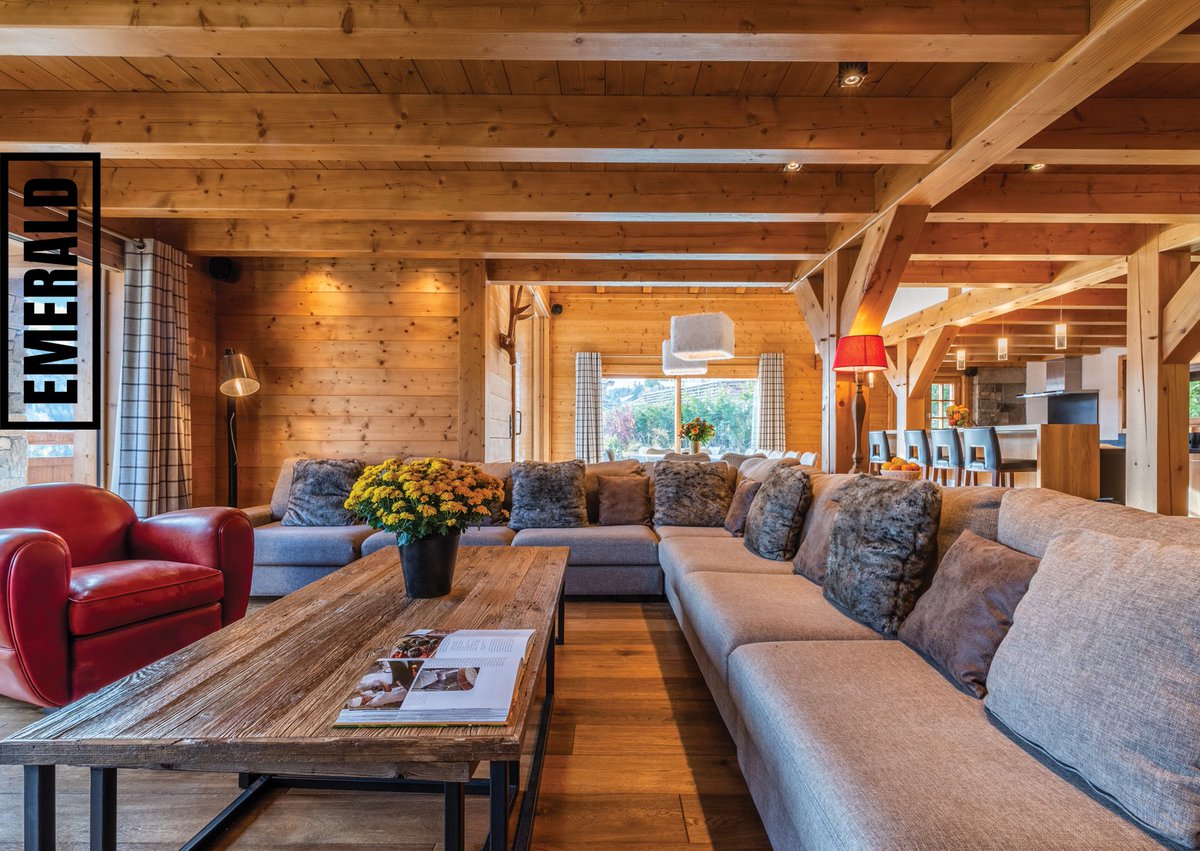Hi Gorgeous! This 400sqm chalet offers great design. That's right, 400sqm. Just. For. You. #AbachiChalet #LesGets #SwissHospitality 👉hello@emeraldstay.com