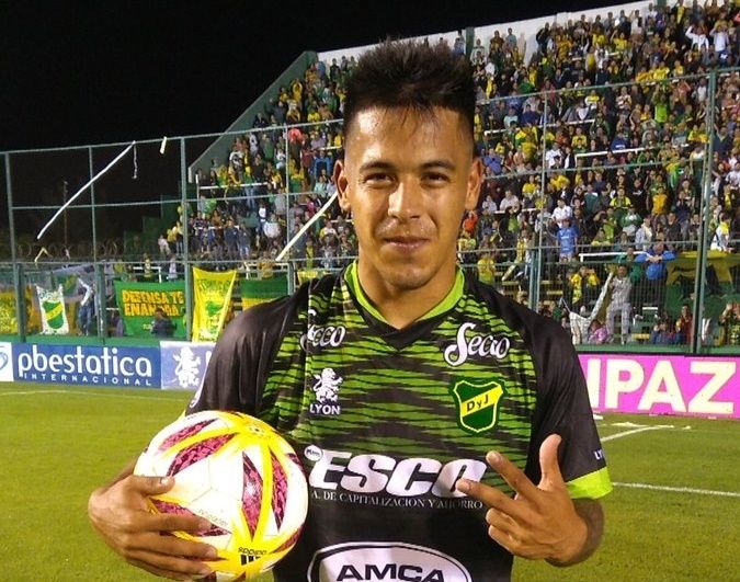 LeanSuarezOK's tweet photo. Nico Fernández (@elnico96_nf) en #DefensaDePrimera @97fmEstacionSur
"La campaña que hicimos quedó para la historia. Los jugadores nos quedamos con la espina. Vamos a ir por la #CopaArgentina y por la #CopaSuperliga. Que la gente se quede tranquila que no vamos a bajar los brazos" https://t.co/okpcBtXjY3