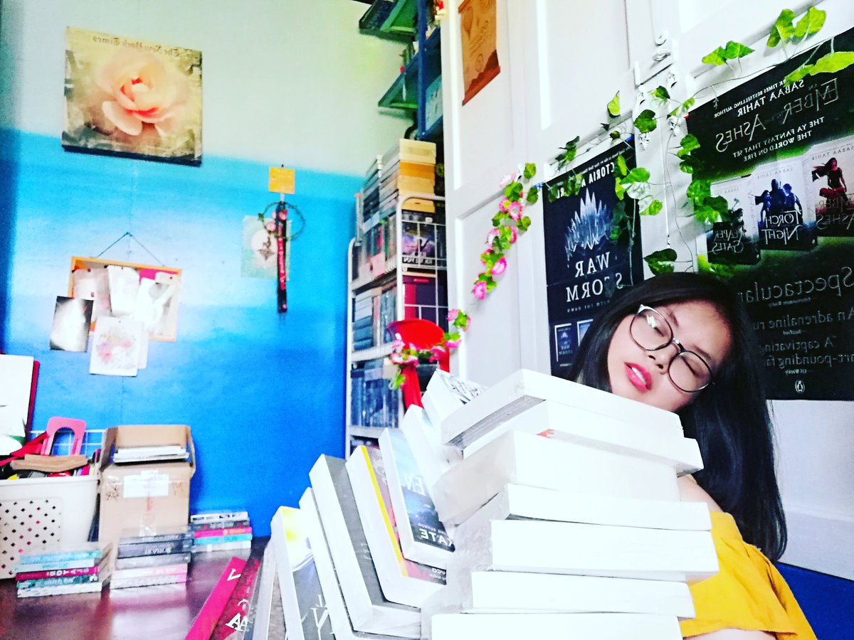 ColorfulRoan's tweet photo. BOOKWORM PROBLEMS:
Me being buried in a mound of Books after filming my book haul.
AND Being buried in my enormous TBR๐
#NBSsale #nbsalert #NBSWarehouseSale #NBSsales #NBSSuperSummerSale #NBSBlowoutSale @nbsalert https://t.co/pRX4u5EcRQ