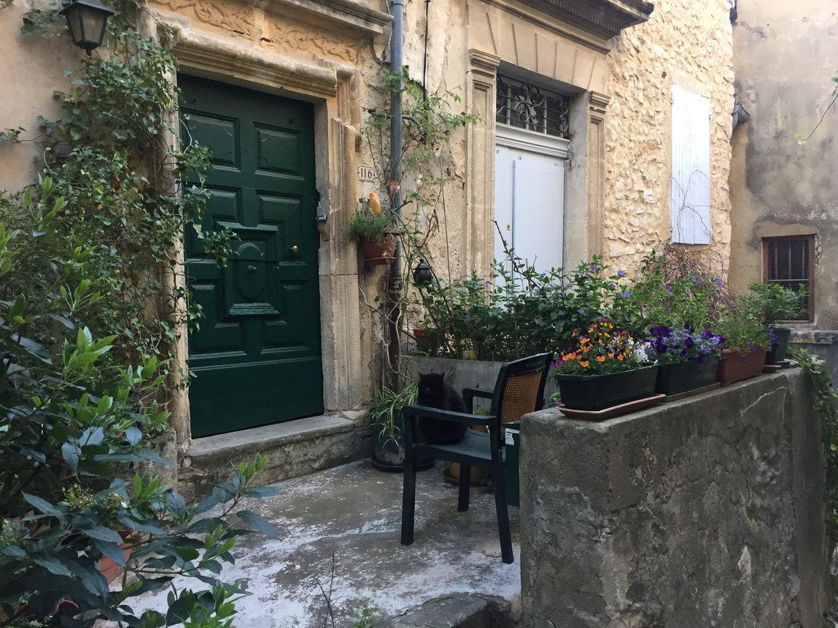 Objectif_Vin's tweet photo. #Seguret au coeur des Dentelles de Montmirail classé parmi les plus beaux villages de #France 🇫🇷
@ProvenceGuide https://t.co/pn3VuMhS07