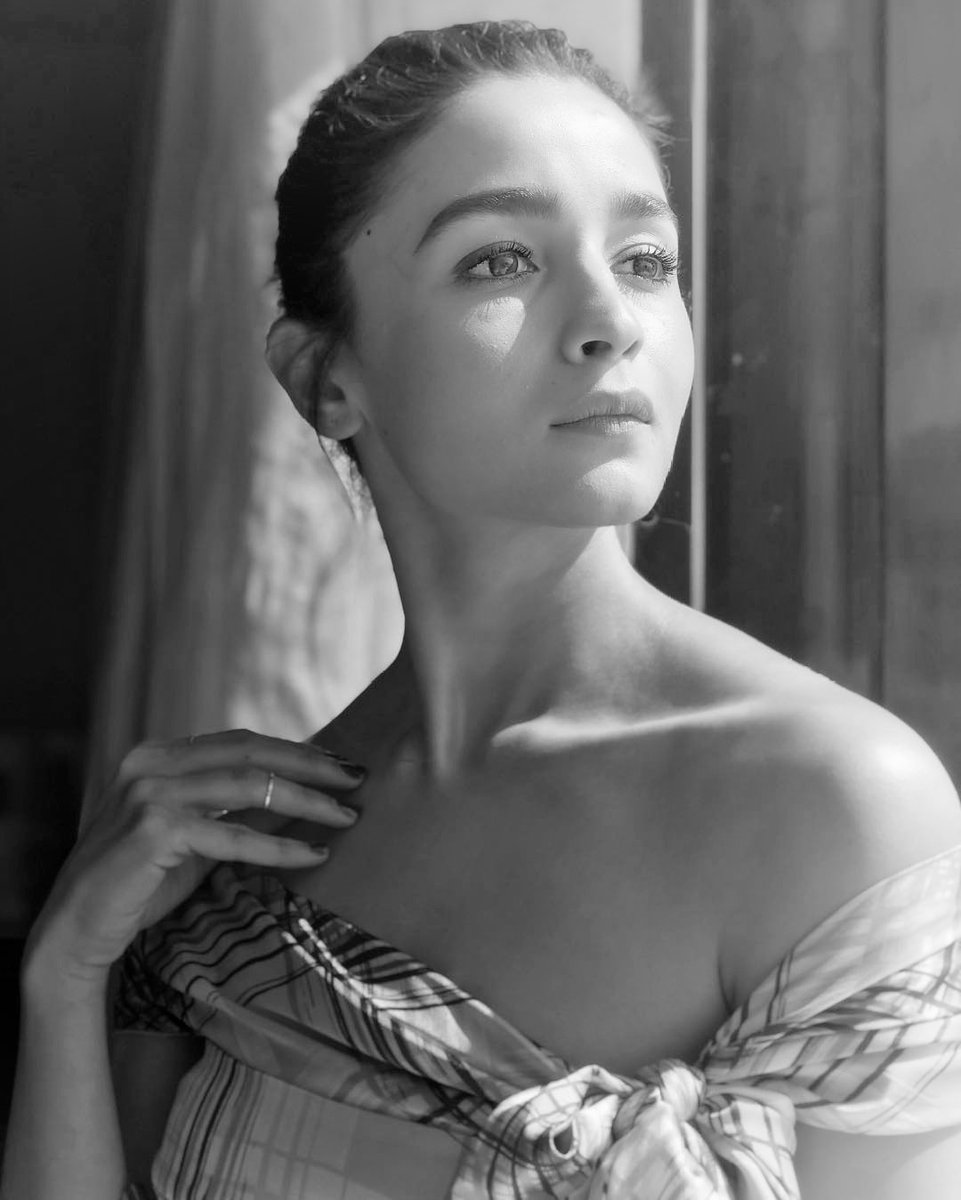 BestOfAliaa_'s tweet photo. ART 💛✨ https://t.co/gPNlzLODpX