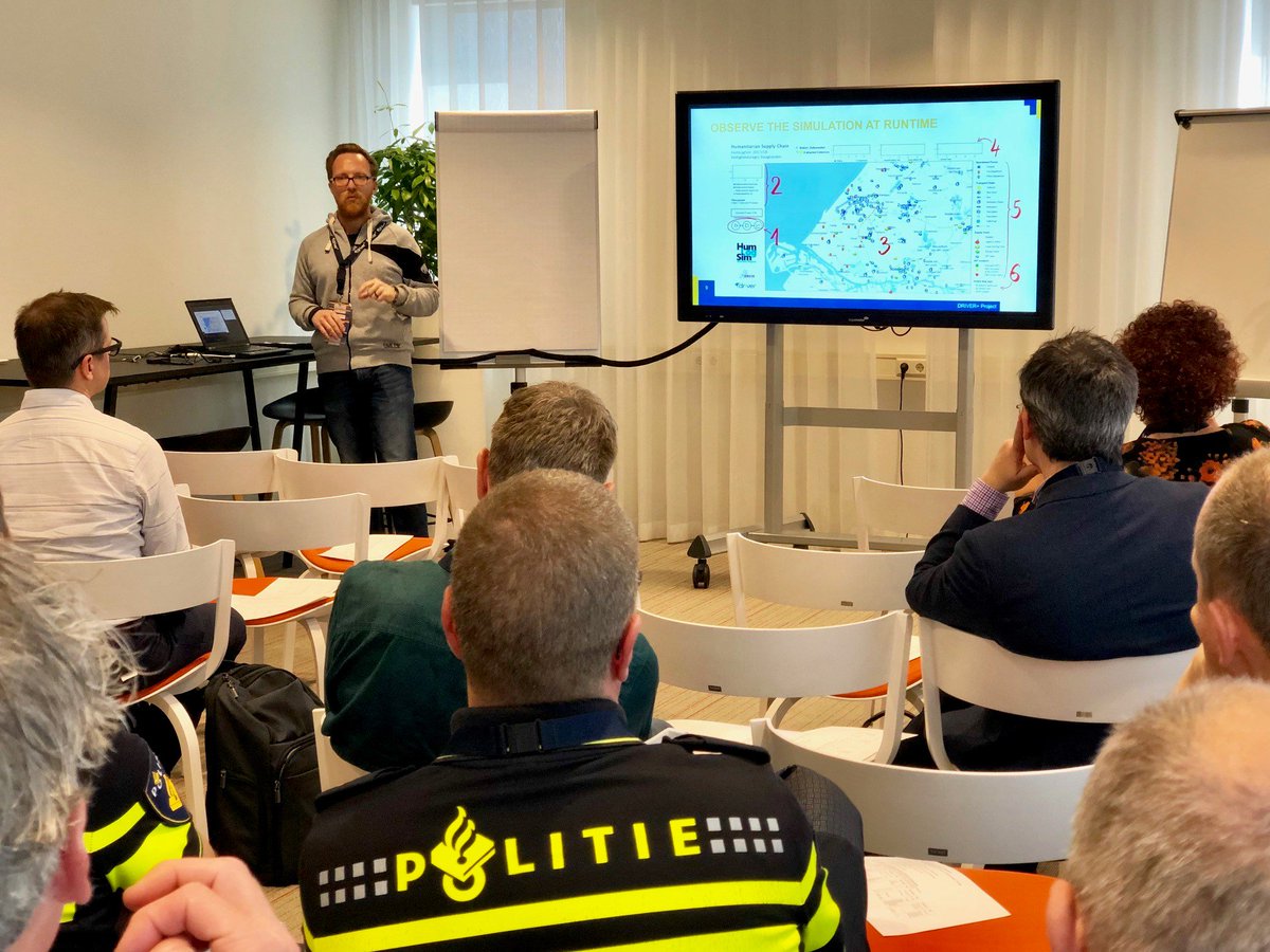 DRIVER_PROJECT's tweet photo. Michael Middelhoff @WWU_Muenster  presents the #HumLogSim solution - a adaptable simulation  environment for discrete event-based and agent-based simulations.
#TRIALNL #DR2 #Innovation #Resilience https://t.co/SyVbW9c8eF