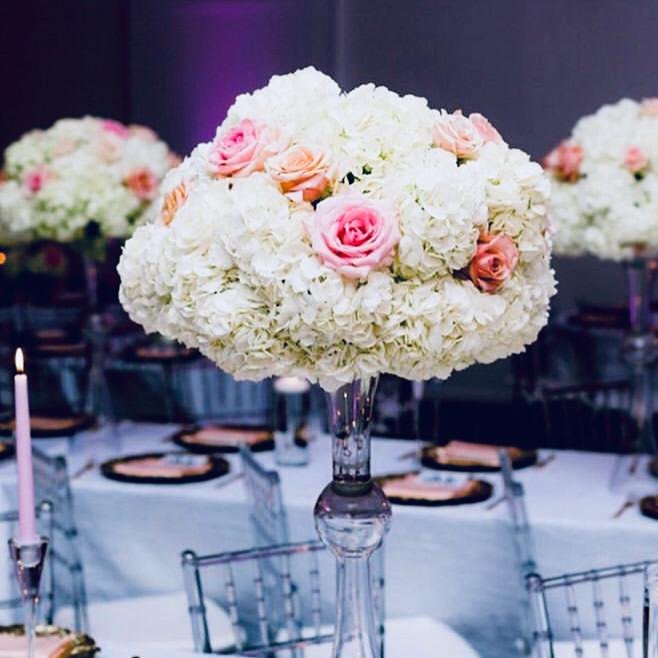 Dream_Trends's tweet photo. Simplicity carried to an extreme feel of elegance 🥂🌹 And we always bring flowers 💐
#dreamtrendsevents #dreamtrends #weddingplanner #eventplanner #style #masterclass #interiordesign #infiniteevents #media #eventdecor #casualevent #vipsetup https://t.co/83fyoTinCv