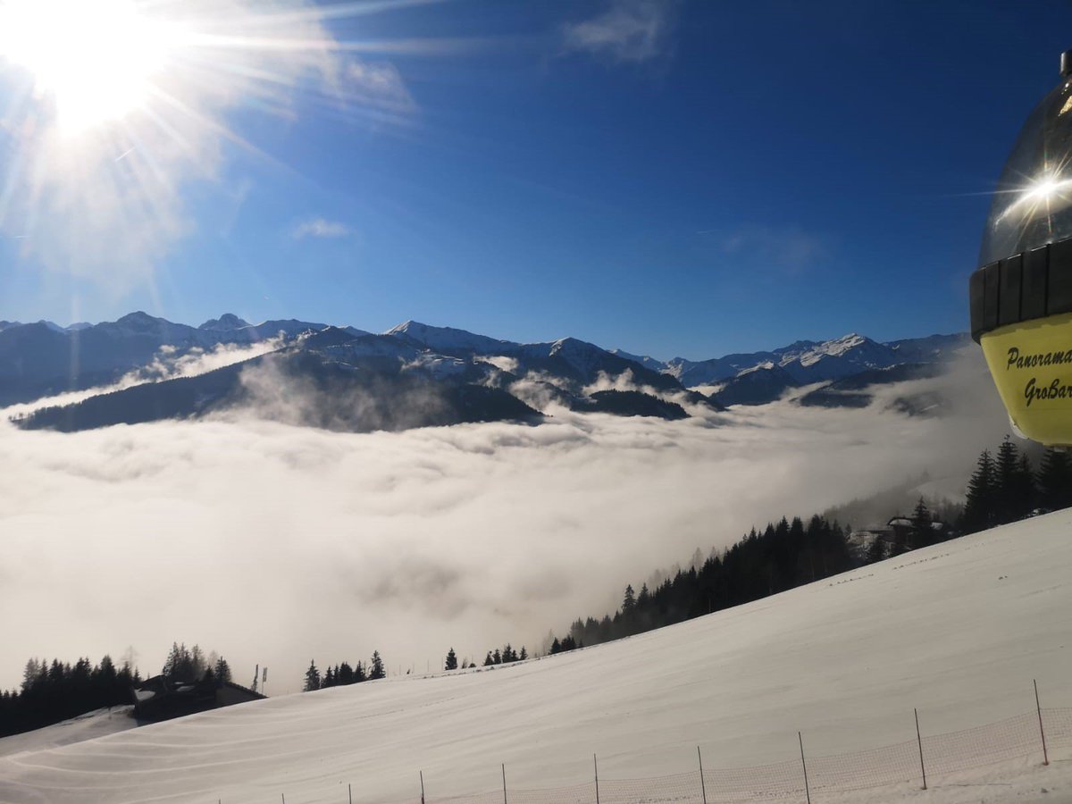 SportLackner's tweet photo. UND AUFE AUFN BERG! 😍🌞⛷

 #sportlackner #intersportlackner #grossarl #grossarltal #sun #traumwetter #bluebird https://t.co/BC1LwMPz9Q