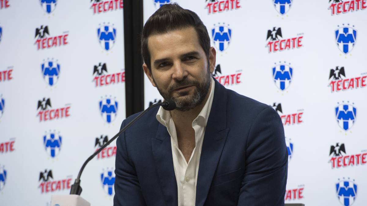 deportesreport2's tweet photo. Duilio Davino espera que los ��nimos se levanten en Rayados https://t.co/6hHu0cR83z @DuilioDavino @Rayados https://t.co/lDxrwNYSjK