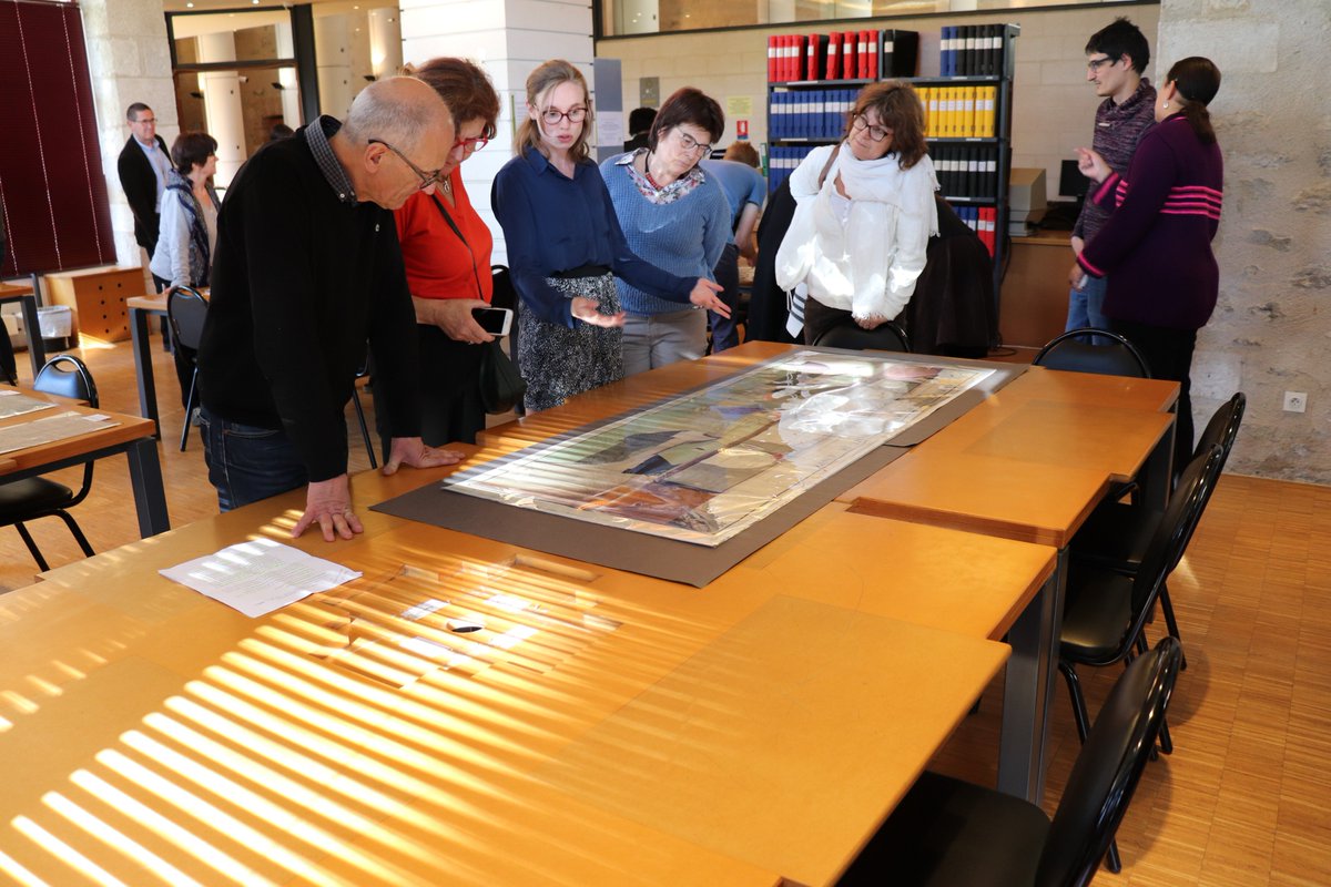 CahorslaModerne's tweet photo. Hier nous étions aux archives départementales du #lot pour notre atelier "les dessous de #Cahors la Moderne". On a beaucoup aimé échanger avec nos participants, merci à eux! 😁

#archive #patrimoine

@GRANDCAHORS 
@CahorsTourisme https://t.co/LDcKH9lvst