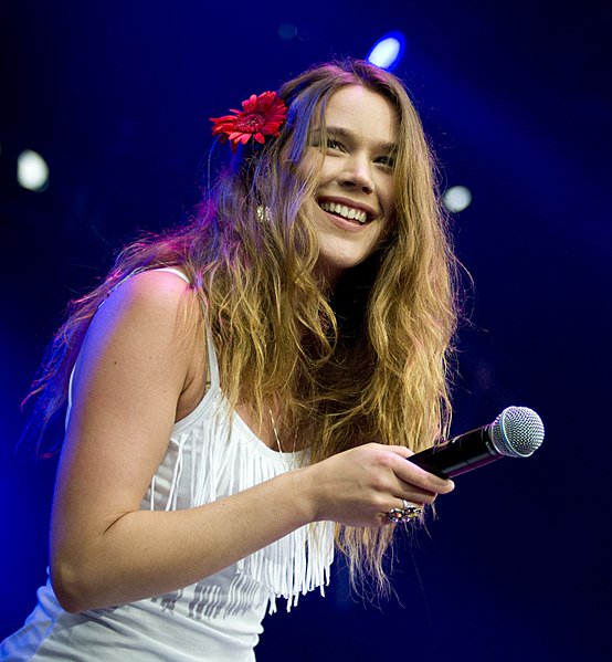 April 11: Happy 32nd birthday to singer Joss Stone (\"You Had Me\")
 