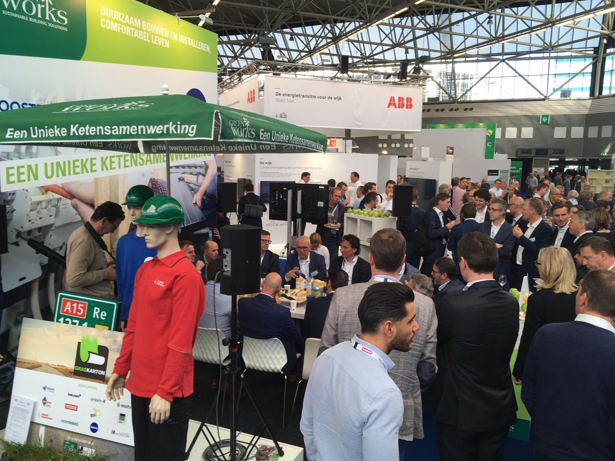 RKB_Greenworks's tweet photo. Ook op beursdag 2 @BuildingHolland een inspirerende innovatietafel met stakeholders circulair bouwen en installeren @bpd_nl @Boltongroep @HOMIJbv @worksphere @BremanZwolle @WascoBV @oosterberg @WienerbergerNL @esylux @grundfos https://t.co/3maiFwe9qn
