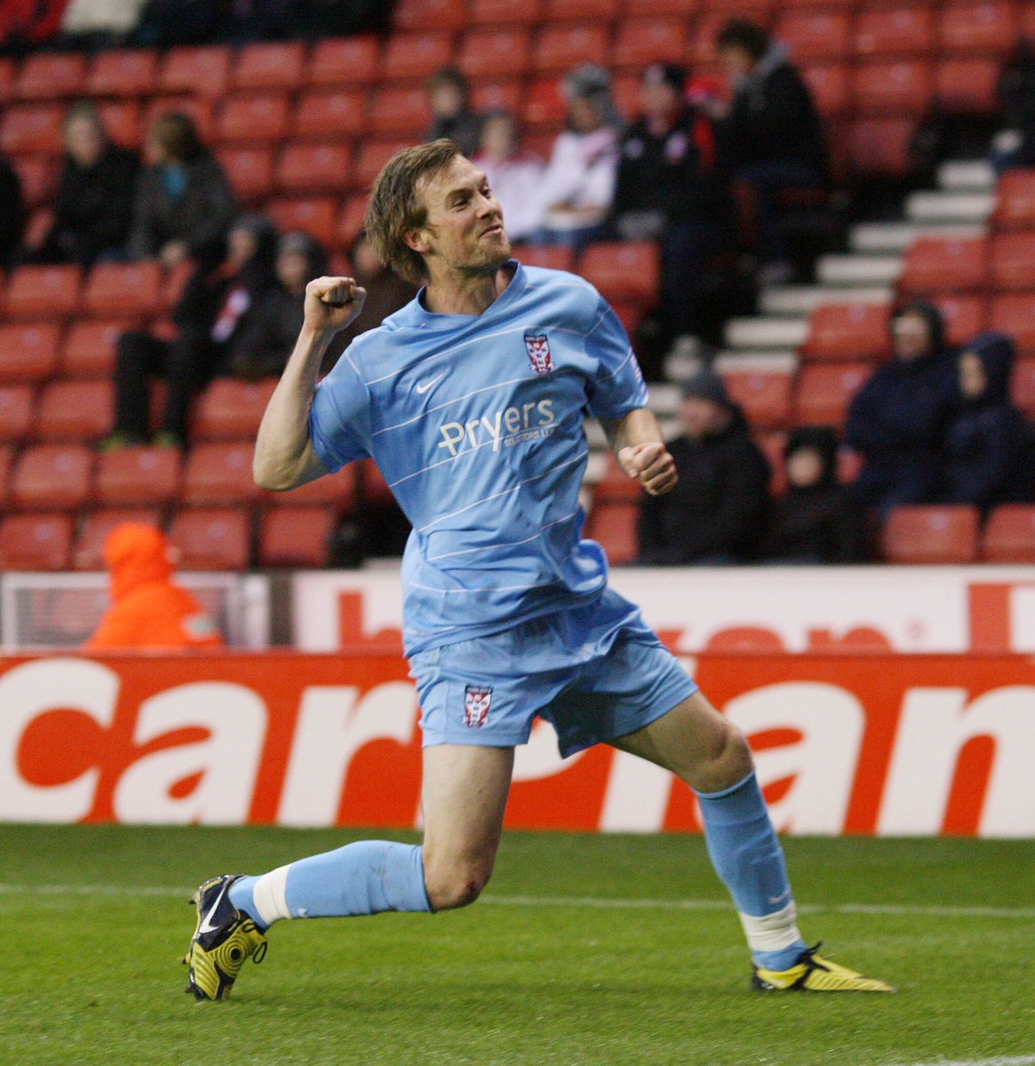 MundialMag's tweet image. 2010: Neil Barrett scores for @YorkCityFC against Stoke, right in front of the away end. The Minstermen of the Conference are on their way to Wembley. Definitely.

2019: We're stocked in @WHSmith on Coney Street.

WHERE'S YOUR LOCAL MUNDIAL?: buff.ly/2C0Q3g1
