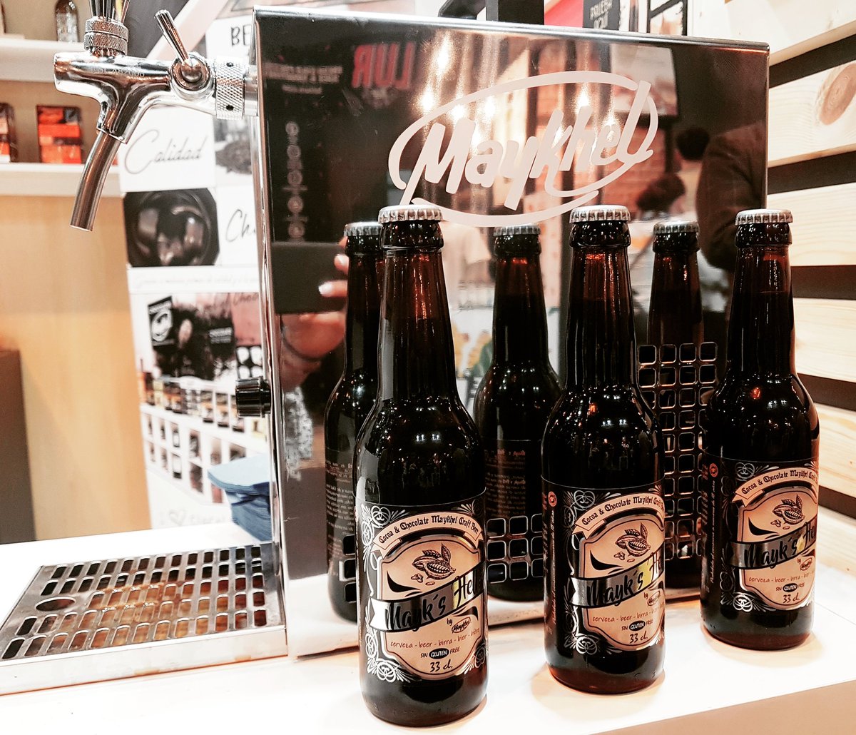 HellMayk's tweet image. Seguimos dándolo todo en el #salongourmet2019
.
.
#SG19 #maykhel #maykshell #cerveza #cervezanegra #beer #craftbeer #beertime #beerlovers