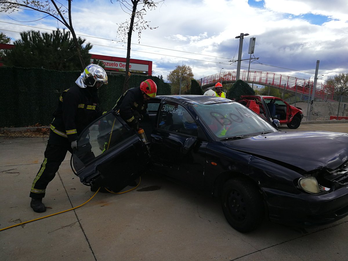 SEAPAPozuelo's tweet photo. Fotos del simulacro de esta mañana en el #Parque47 de #Pozuelo #BomberosCM @112cmadrid https://t.co/aamELM68uO