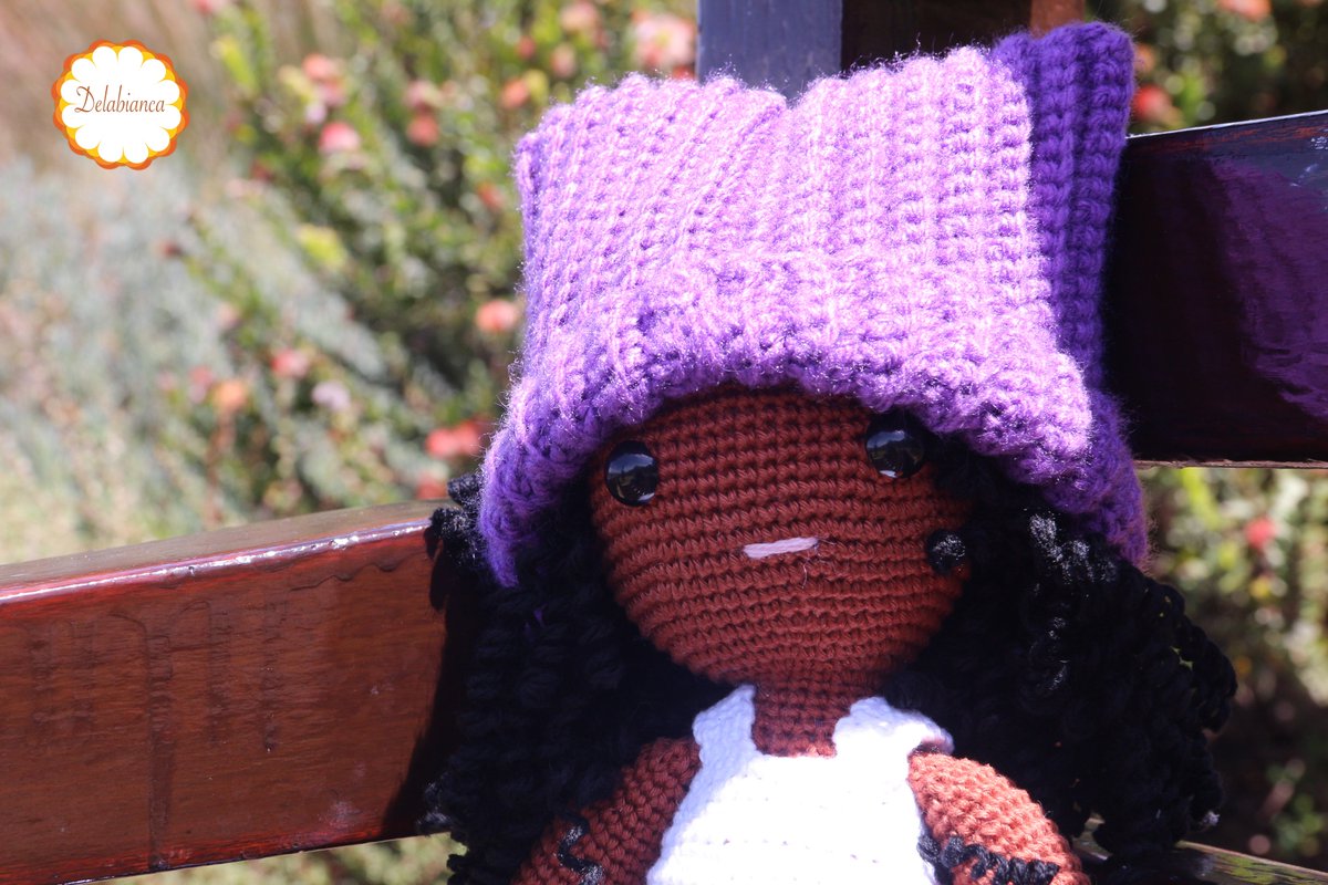 ateliedelabianc's tweet photo. Cachinhos aos Ventos é muito curiosa, se diverte com tudo😊
Sair com ela, é!...um passo uma novidade 😁

CROCHÊ PARA BRINCAR E DECORAR

Blog:
https://t.co/FJzsA0IDs5

#amigurumi #bonecapreta
#artesanato #amigurumidoll #bonecanegra #crochettoy #brinquedoartesanal
#salvador #bahia https://t.co/n2KTNZV4RV