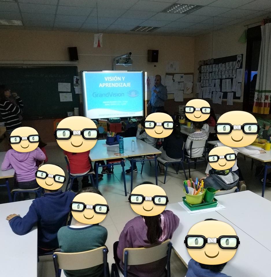 miopia_magna's tweet image. Charla de #SaludVisualInfantil, 2º primaria #ColegioFuenteDelPalomar. Nuestros #ProfesionalesDeConfiaza de #GrupoÓpticasOndarreta y @masvision_es han recordado #hábitosvisuales, buen uso de #dispositivosmóviles y la importancia de las revisiones #OjoConLaMiopía #ControlMiopía