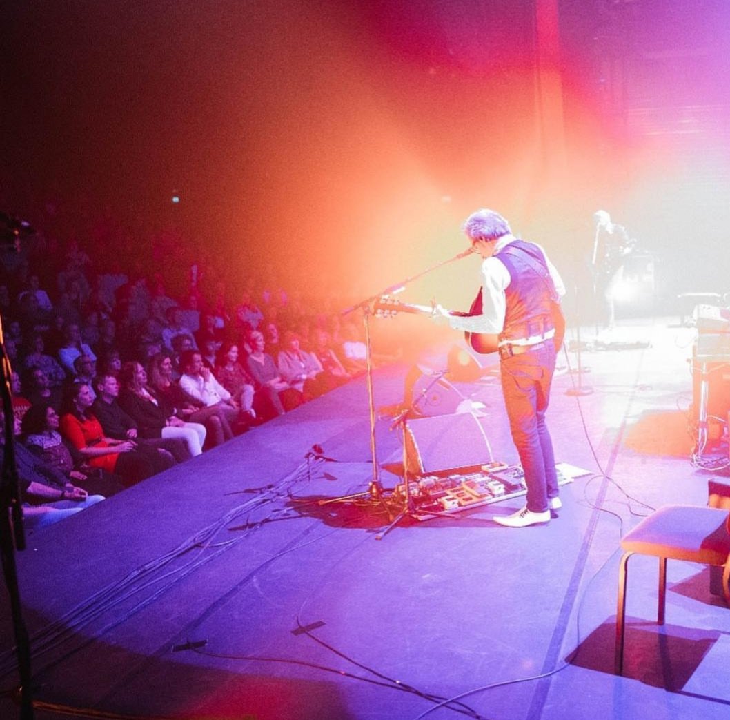 DutchieLizzie's tweet photo. Yesterday was amazing! (Look at my serious face in that first picture lol😂) #directband #theaterdevest https://t.co/BM1Ty9N6B9