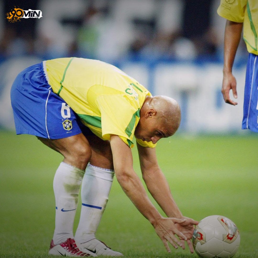   Happy birthday to Roberto Carlos.

An absolute nightmare for defenders in a wall.   