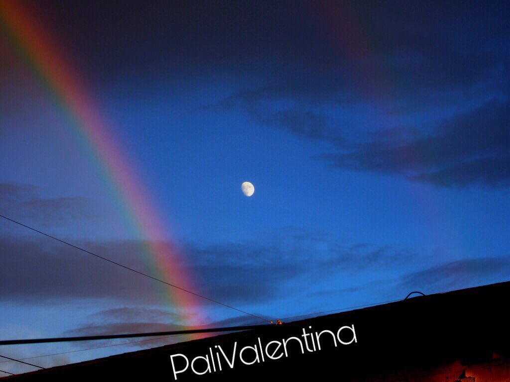 PaliValentinanf's tweet photo. (Sky in Chile 2018) “서성이다가 달빛처럼 바래진 가로등 불빛 아래서 널 그리워해도” 🌑 🌈 (서는 칠레 사람 그냥 한국어 살고 있어요) @NFlyingofficial #엔피아가_엔플라잉의_우주고_밝게_빛나줘 https://t.co/IWC5ehBItE