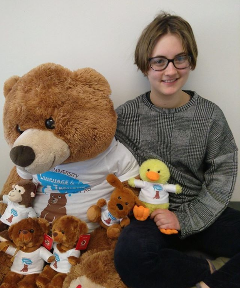 bltlab's tweet photo. Meet the team: Caroline Moses (she/her) ๐ป
Caroline is from Brooklyn, NY concentrating in linguistics. Sheโs interested in acquisition and use of language, especially pragmatics.
#MeetandGreet #bltlab #research #psychology #language https://t.co/YqSsEGiYxI