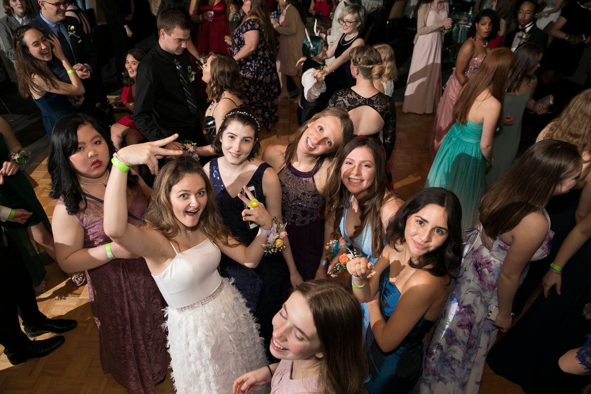 UCSFChildrens's tweet photo. Our patients had a magical night at the hospital prom! THANK YOU to the volunteers, staff and donors who helped make this year's dance so special! You can see more photos from the #UCSFprom on our Facebook page! https://t.co/EcDOH7Vka7 📸: @jcable12 https://t.co/v7l69cgFMY
