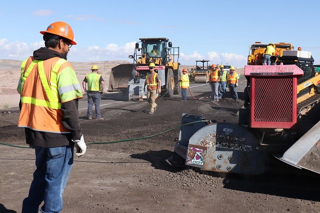 AASHTOsean's tweet photo. Work Zone Awareness isn't a once-a-year activity; it needs to occur 365 24/7 to ensure the safety of #highway workers, #motorists and other #roadway users. #NWZAW #safeworkzone #Orange4Safety #WatchForUs #OurRoads @aashtospeaks @ArizonaDOT @USDOTFHWA https://t.co/TJfkDqOfLn https://t.co/GM4VZv2Yeu