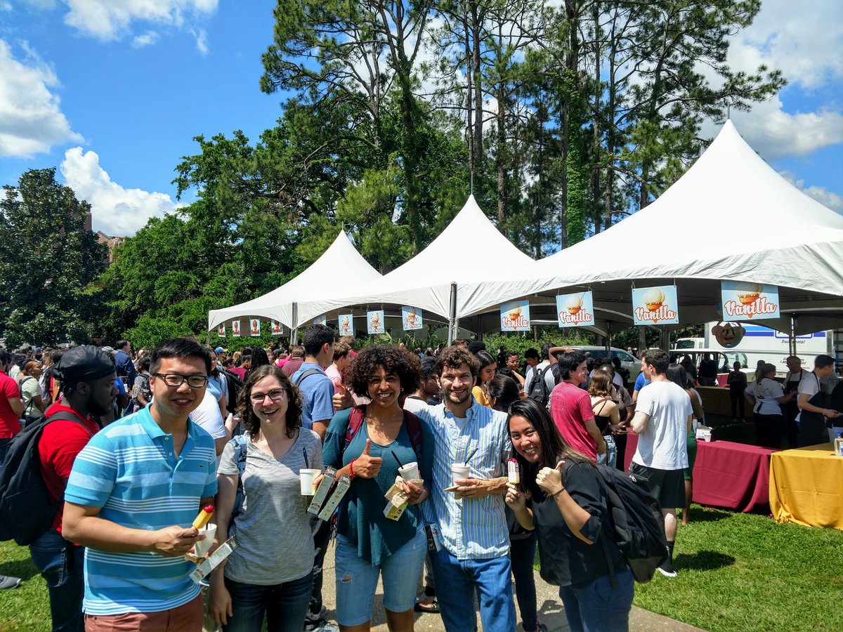 advisingfirst's tweet image. Don&apos;t forget to grab some cold ice cream on this warm spring day at the President&apos;s Ice Cream Social!  Going on until 3pm on Landis!!! 🍦🍨🍦