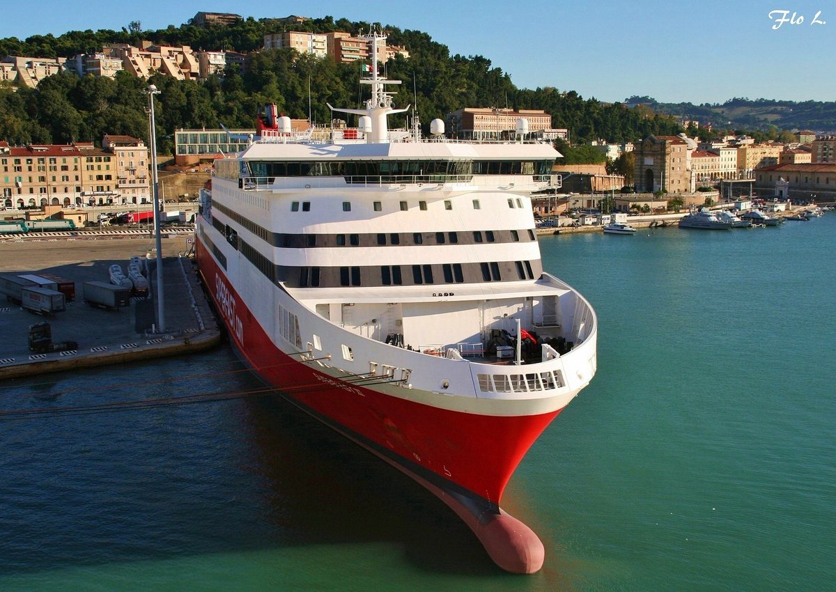 ShipPicsByFlo's tweet photo. 2002 built H/S/F SUPERFAST XI moored at #Ancona, spotted from ferry Cruise Olympia, Sep 2013. The 200 metres long vessel can carry 1821 Pax + 653 cars (or ~ 115 trucks) at a max. speed of 29 kn!
Details: https://t.co/HjruUaLSYt
#Superfast #SuperfastFerries #Ferries #ShipsInPics https://t.co/tbTj3fT2Wl