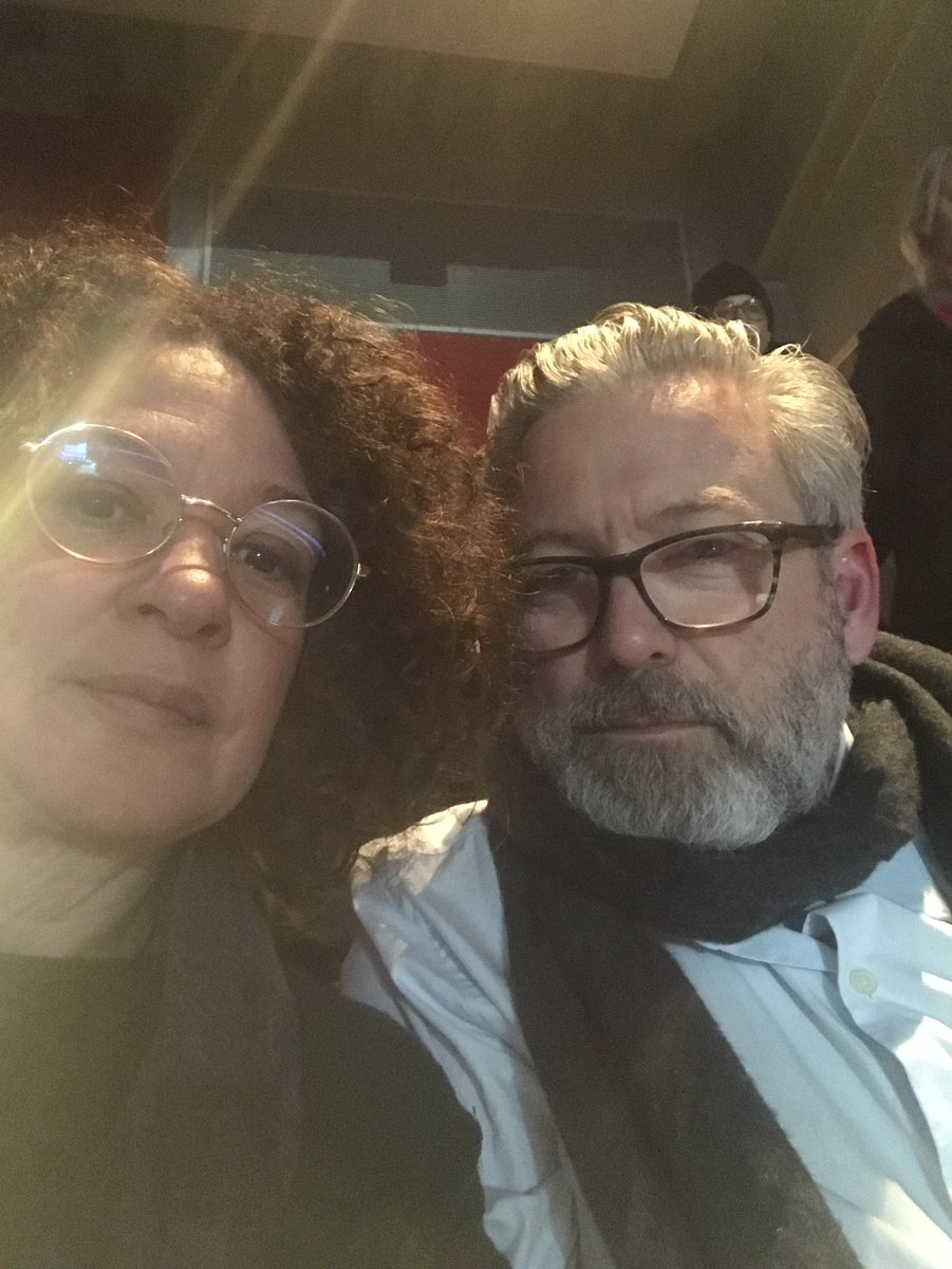 elsagentry's tweet image. Waiting for Michelle O #IAmBecoming