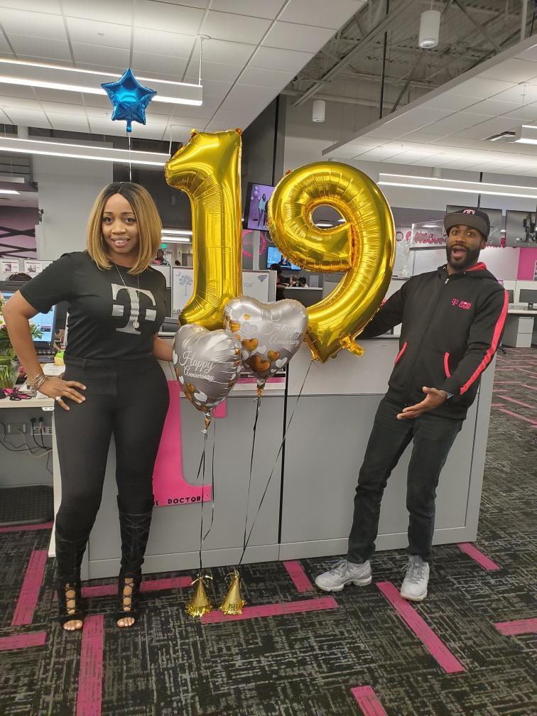 Big Shout out to our amazing Coach Monique Doctor from Team Fierce with 19 years with T-Mobile 🔥 #charlestonHeat #FreeBands thank you for your loyalty and dedication!! @CallieField @m_wan4life @RolandFinch7 @MissQueenBW @ipage06 @Wintertab @tmobilecareers