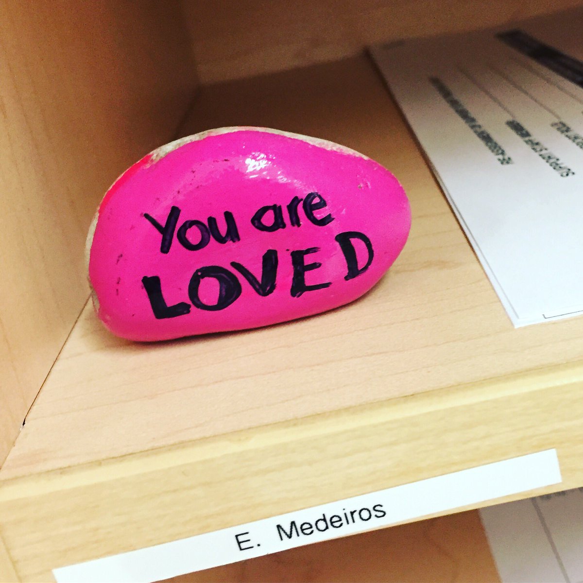 Ms_EMiller's tweet photo. It's the little things... 💟 @Edenbrookhill #DayofPink #EBHrocks #spreadkindness @plonkstar your creation found its way to me! #imkeepingit 💕 https://t.co/tKQ8opgP8u