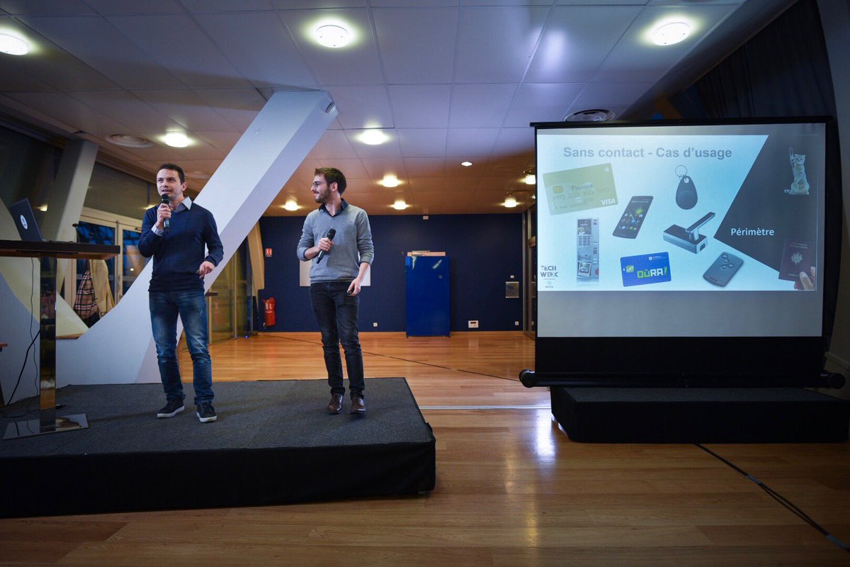 Kaizen_Sln's tweet photo. Et pour finir, un peu de #cybersecurity avec le #talk de Florian Battesti et ⁦@fabrice_L⁩ « Technologies sans contact, au plus près de la sécurité ? » #Engineer #conference #TechWeek ⁦@stadedesalpes⁩ 
Photo : Maxence Auclaire https://t.co/6UbhFNXR0i