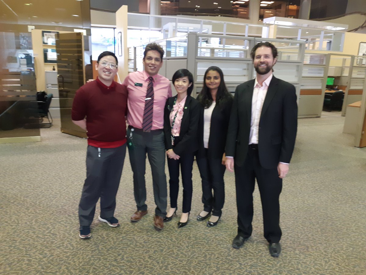 ECamlop's tweet photo. #TDCityCentre branch supporting a wonderful awareness #DayofPink @analuzcodelgado @TDNews_Canada @robghazal @AbbasPanju_TD https://t.co/9HXJ2BiMd1