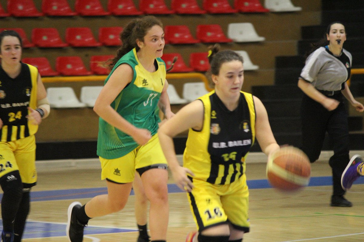 FABJaen's tweet photo. 🏀#FASEFINALJAENCF19⛹‍♀ 📆 Jornada 1⃣ - Descanso: @CABLinares 31 🆚 Palacete Mª Rosa @UBBAILEN CPD Bailén 36 https://t.co/sLRyAyo33E
