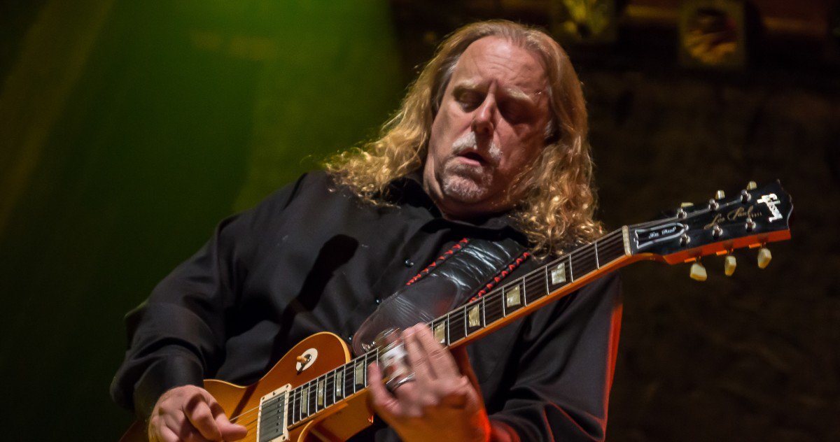 A very Happy Birthday to Warren Haynes. =) 