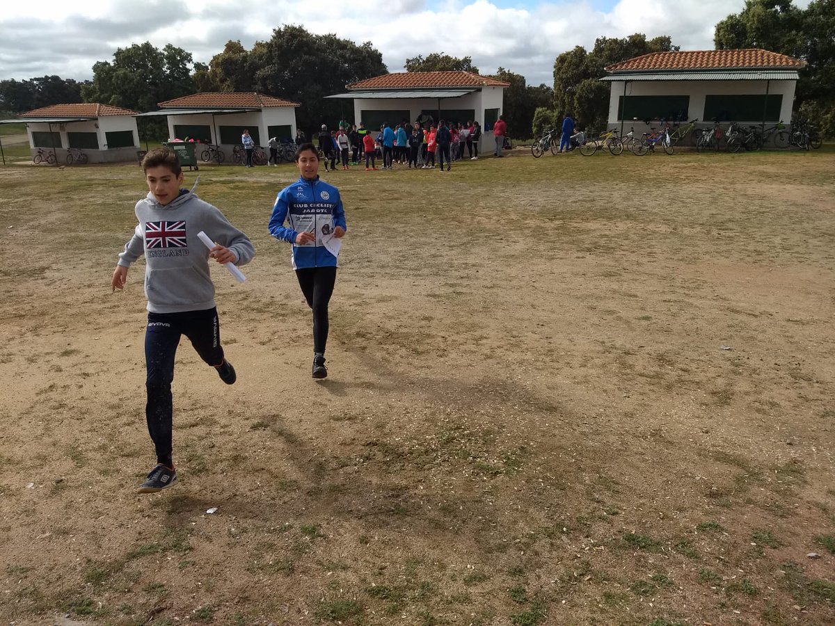 ies_jara's tweet photo. El IES La Jara, como es ya tradicional, realiza su jornada de convivencia con 2 de la ESO en el Santuario de la Virgen de Luna, llevando a cabo una ruta en bici y una carrera de orientación. https://t.co/mS03MhZtO5