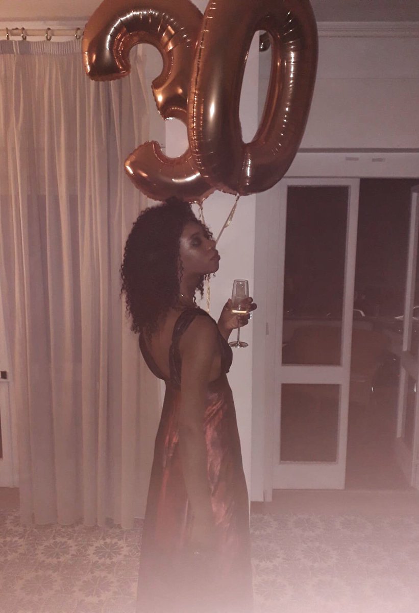 Myriam_Vivienne's tweet photo. (Il mio scatto preferito!)
Never felt so #BLESSED
💛THANK YOU💛
(Per il post lungo e smielato, passate sul mio IG😛)
#30anni #esotrenta #30enne #agingtoperfection #birthdaygirl #birthday #blackdontcrack #melaninmagic #myriamviviennemodel #blackgirlmagic #happybirthdaytome #loved https://t.co/2zgVVf8gJN