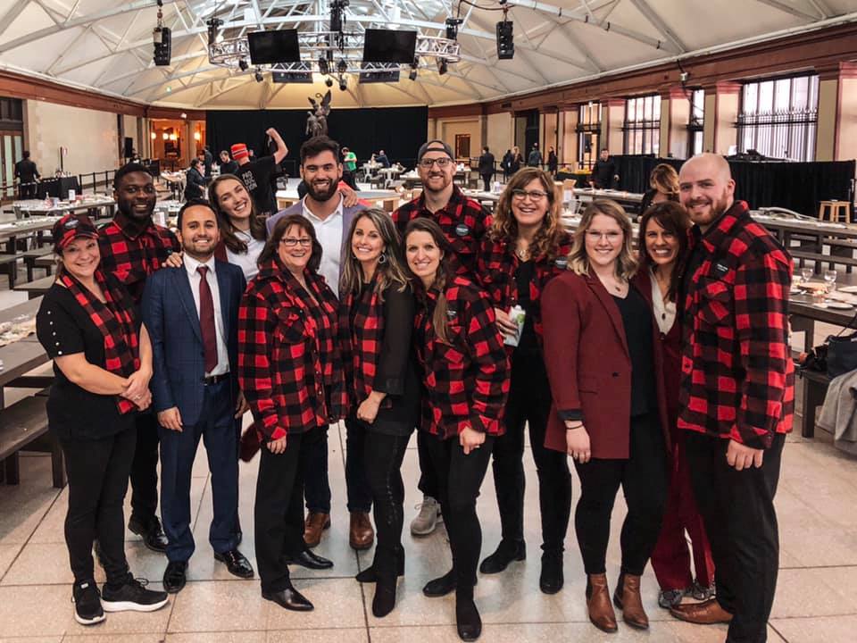 Hier a eu lieu la 1ère édition de la Cabane à sucre urbaine prénommée "Érabl'Hier de Demain". Cet événement a été un grand succès avec les 500 convives présents. Au nom de la FAEQ et de la FLDT, MERCI MILLES FOIS!! 🙏🙏🙏🙏👍