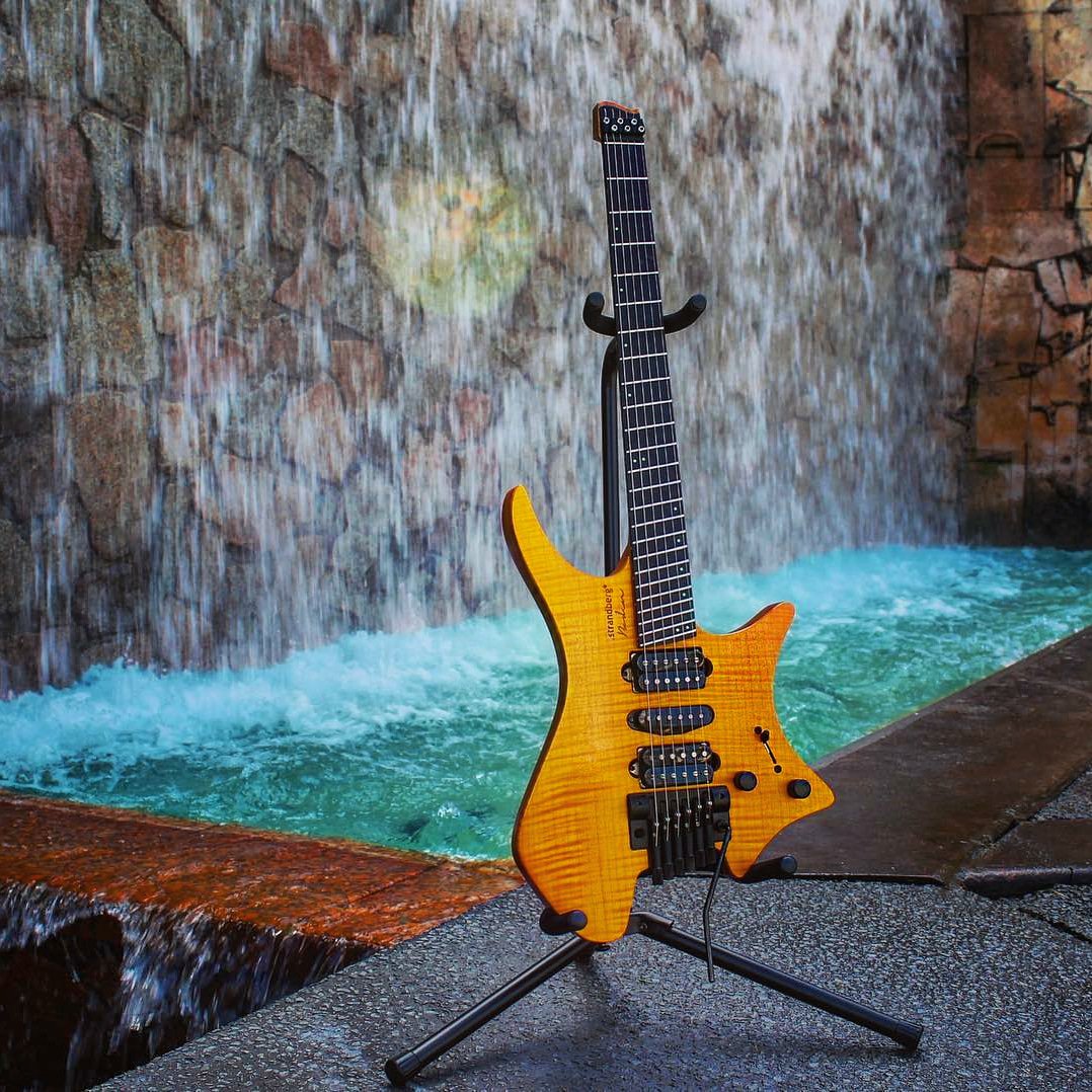 Just about as aesthetically pleasing as it gets! 📸:      
Dylan Reavey #strandbergguitars #headlessguitars #bodenfusion #honeyfinish #aesthetics #aestheticallypleasing #waterfall #impressionistart #goheadless