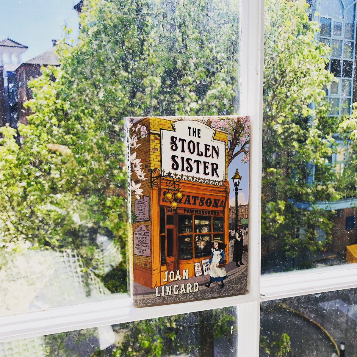 catnipbooks's tweet image. Spring is here! Time to read our new edition of #TheStolenSister by Joan Lingard. #catnip #catnipbooks #books #lovereading #summerread #spring #childrensbooks