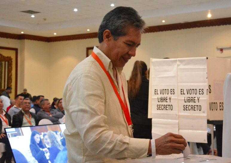 SnteNacional's tweet photo. #DemandasSNTE 👨‍🏫🇲🇽👩‍🏫

💢 Reforma Laboral que alista Congreso de la Unión debe salvaguardar
✔ Elección periódica en Sindicatos ✔ Votación libre, directa y secreta

✅ Democracia que #SNTE ejerce apegado a Estatuto

#FelizMiércoles #10Abr AMLO #INFO7 #ConferenciaAMLO #Zapata100 https://t.co/htBBfZkh95